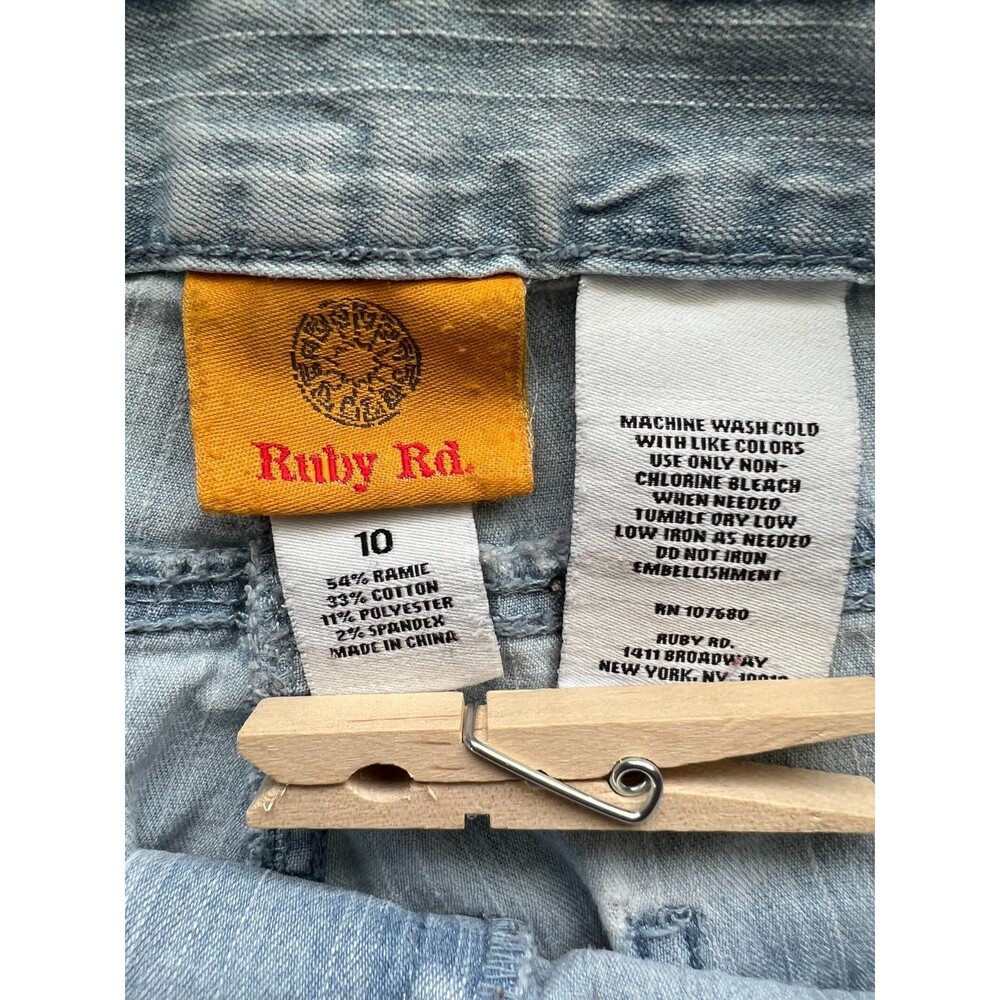 Ruby Rd Light Wash Ladies Capri's with leg embellishments & slits Size 10 - Picture 6 of 9